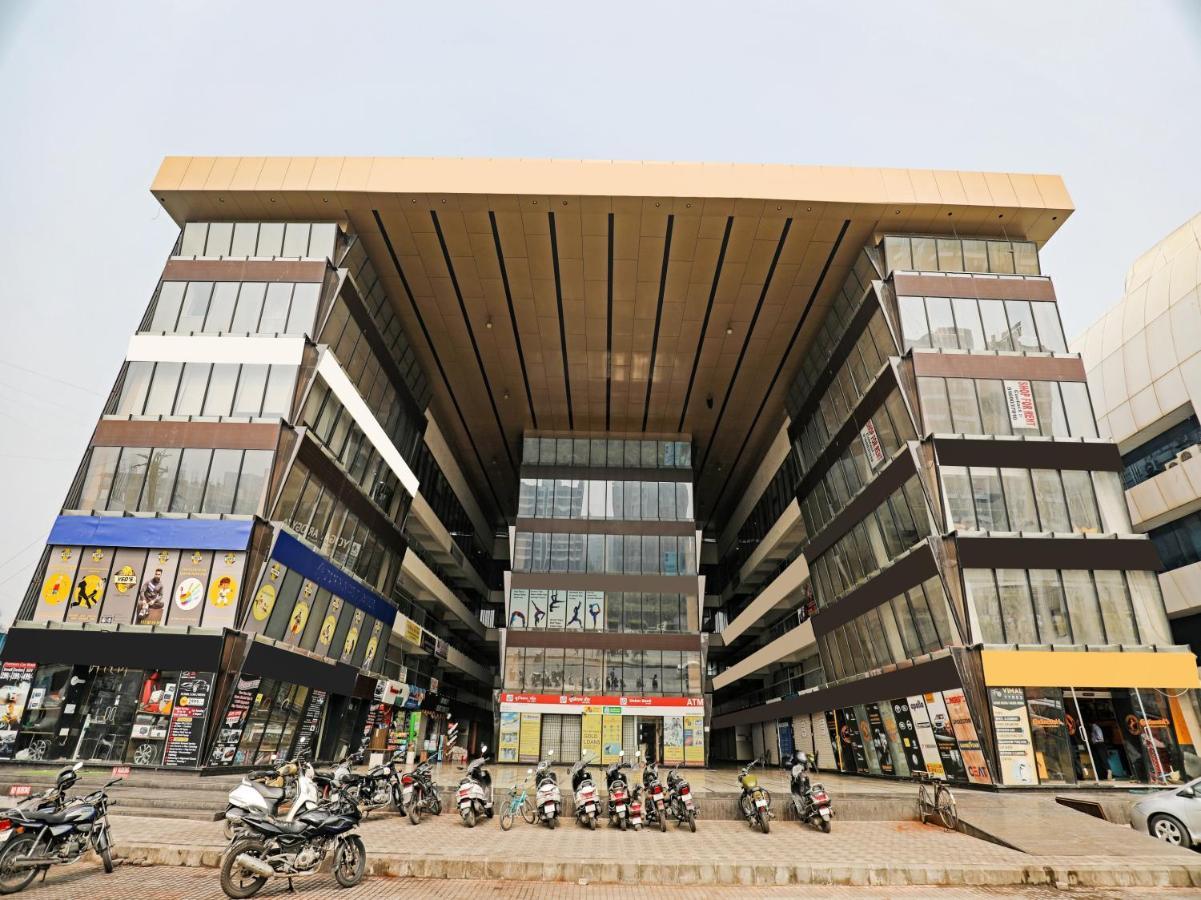 Hotel Gokul Solitaire, Surat Bhatha Exterior photo