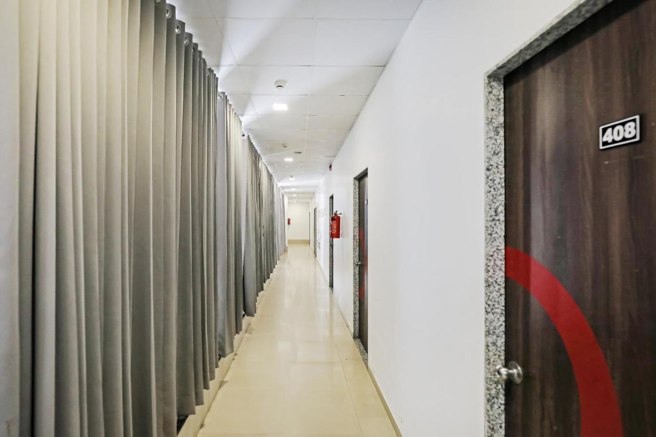 Hotel Gokul Solitaire, Surat Bhatha Exterior photo