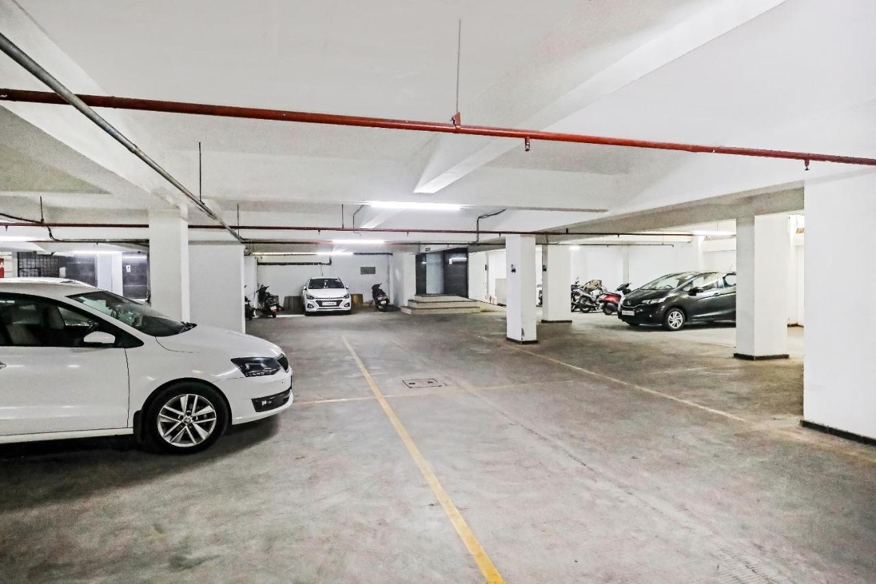 Hotel Gokul Solitaire, Surat Bhatha Exterior photo