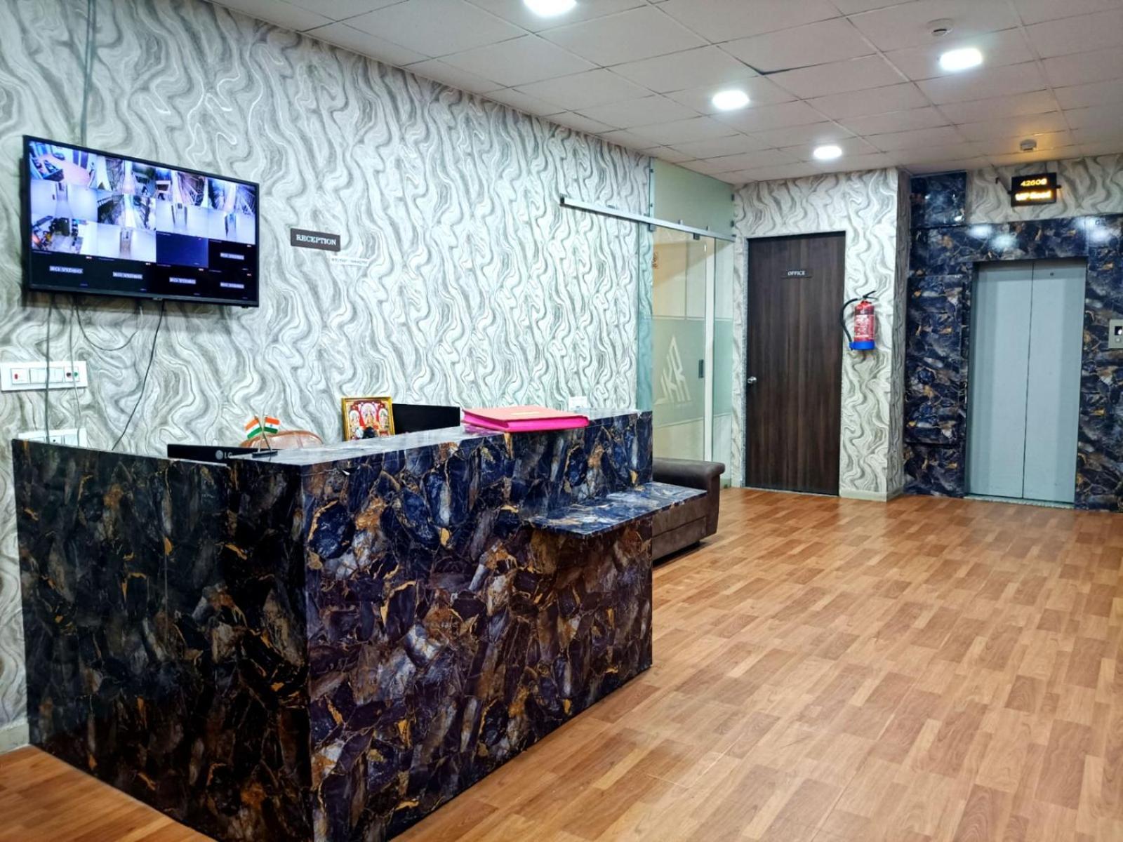 Hotel Gokul Solitaire, Surat Bhatha Exterior photo